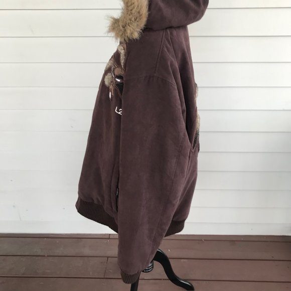 Lot 29 Luxe Wile E Coyote Faux Fur Bomber Jacket - Picture 6 of 8